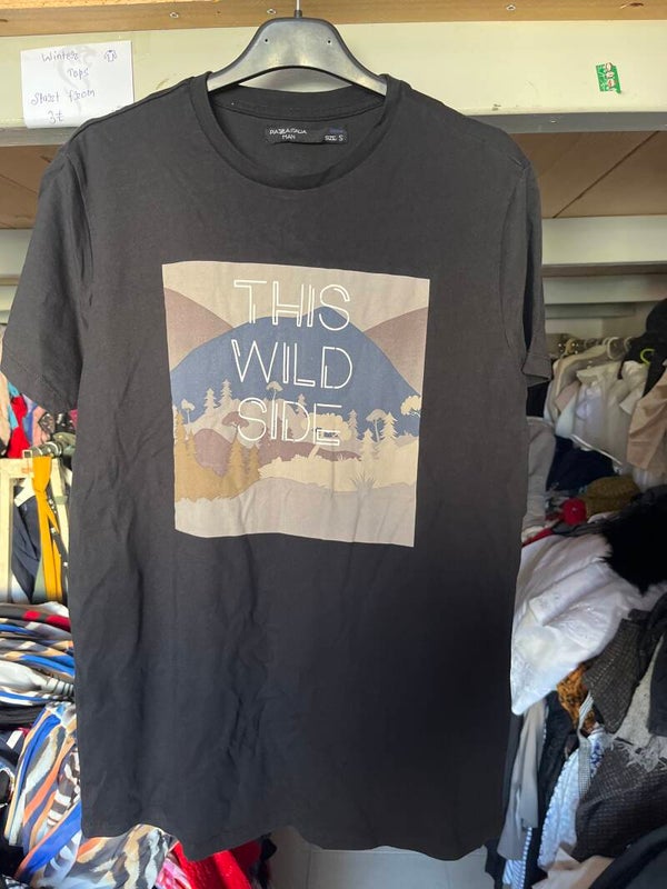 Men T-Shirt - Small Size ****