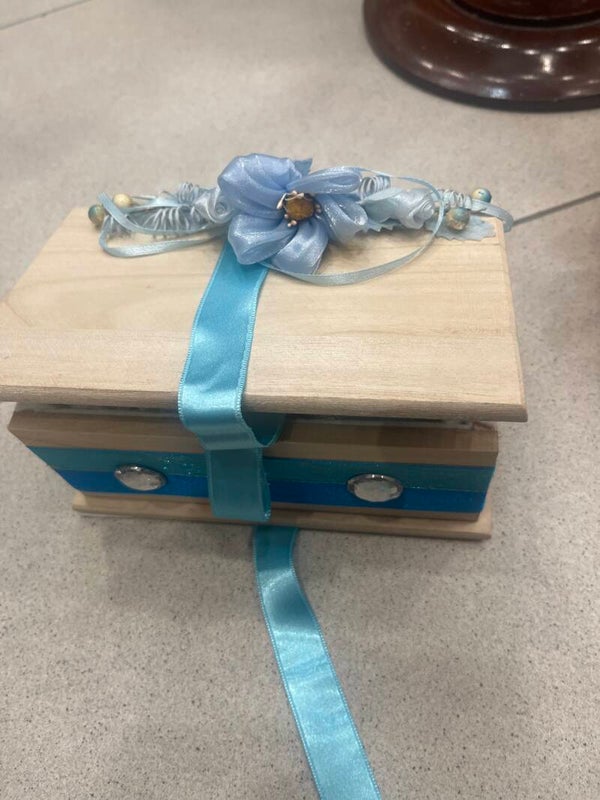 Wooden box with candle set and keychain - decor*