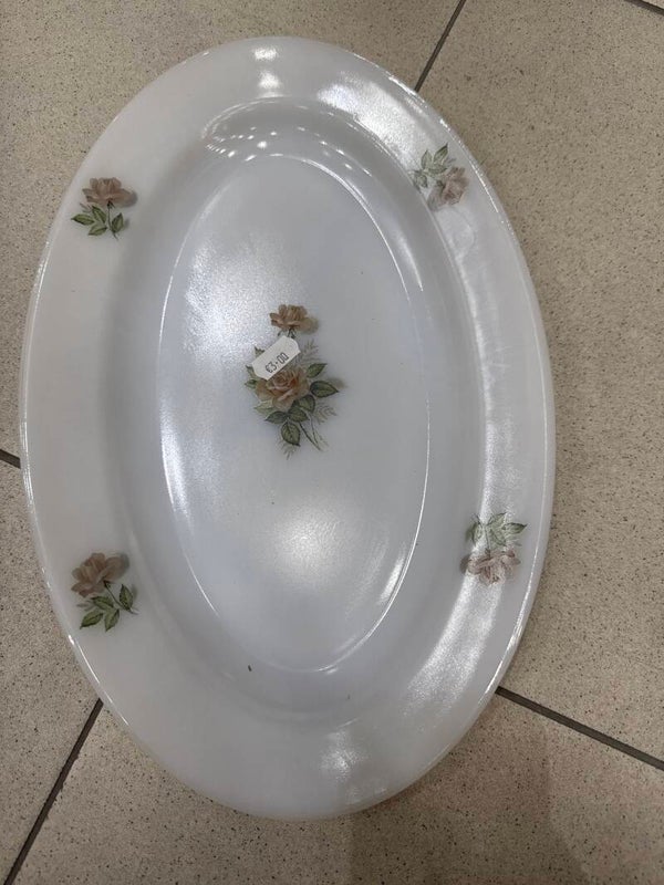 Ceramic serving dish- Supplies ***