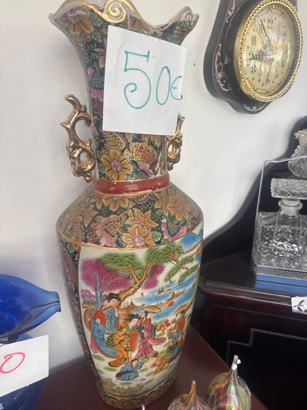 Vintage Japanese Vase-Decor***