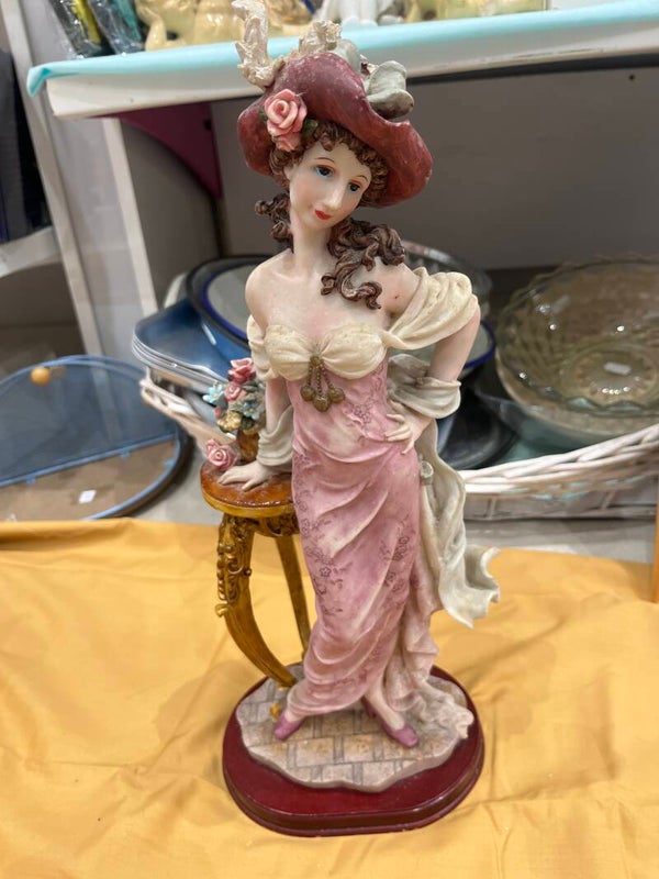 Figurines-Decor***
