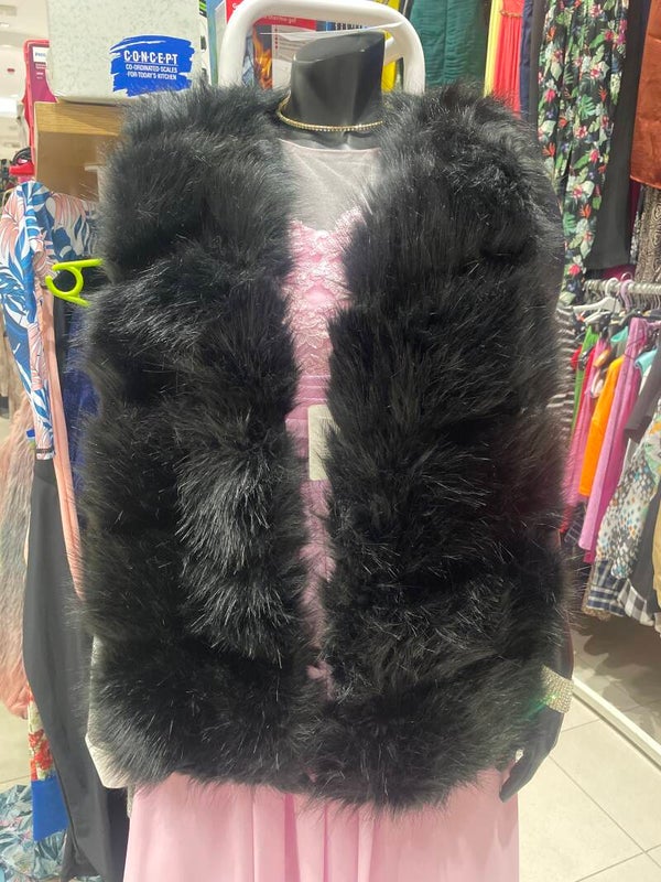 Women Fur Sleeveless Jacket -Size Free ***
