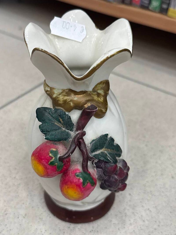 Lefton ceramic vase- Vase ***