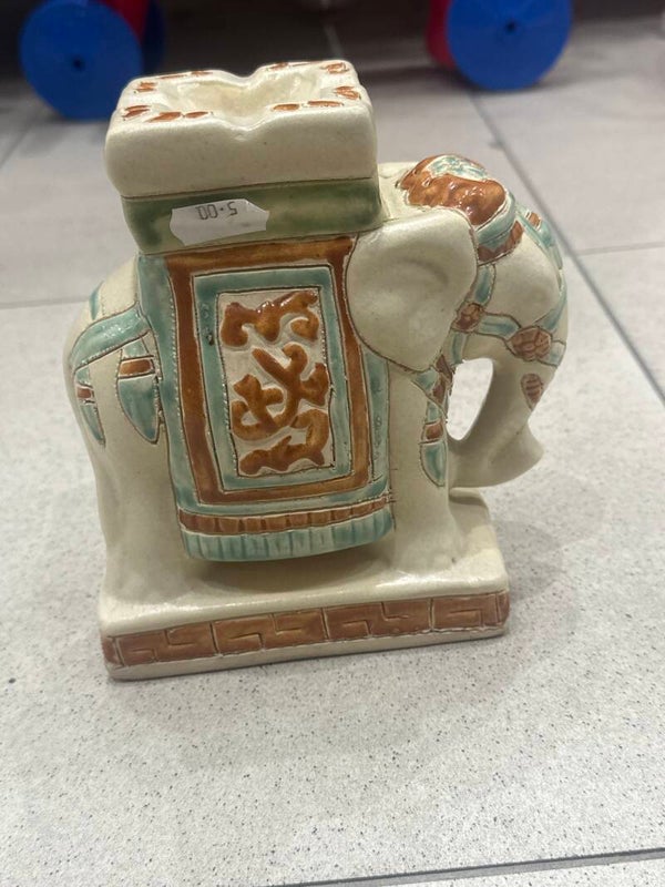 Ceramic Chinese style Elephant statue - Decor*