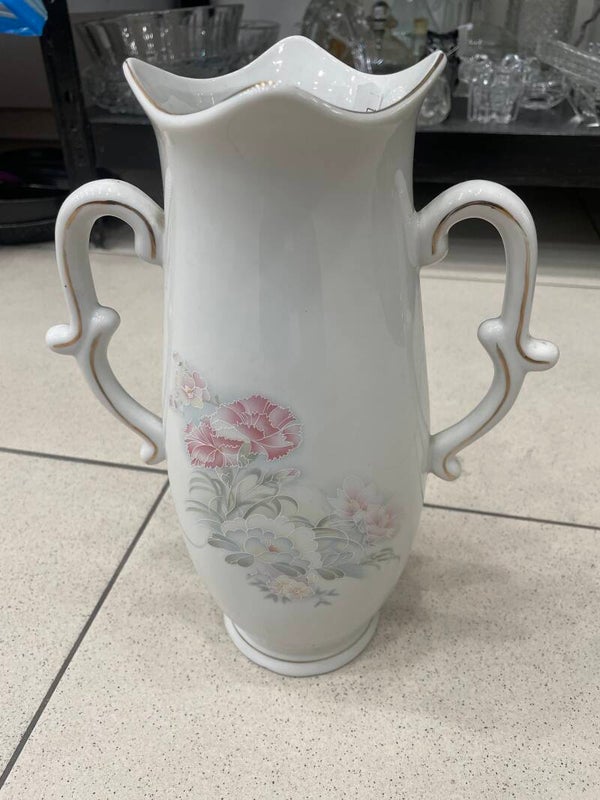 Porcelain vase-decor***