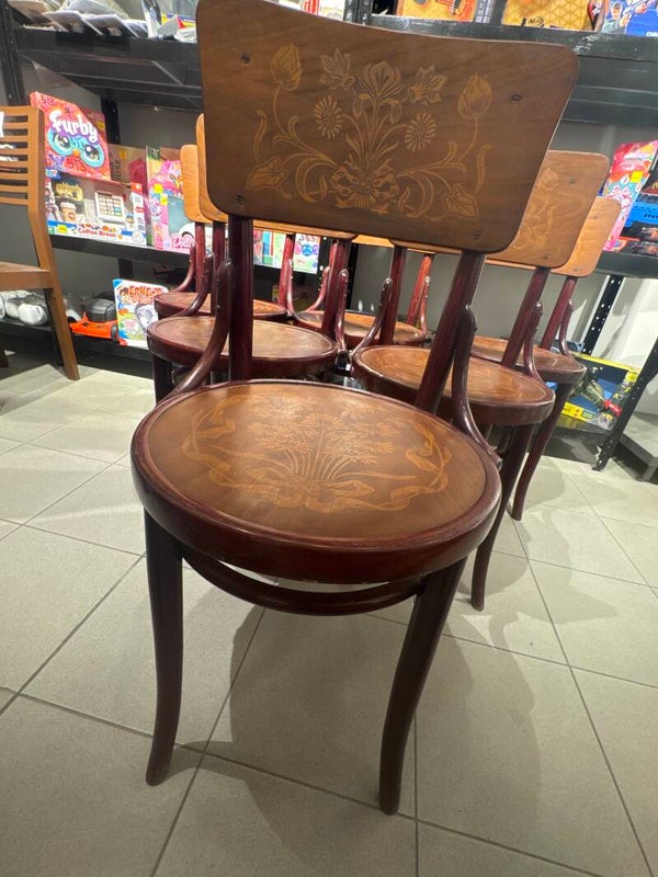 Mundus wooden chair - Supplies*