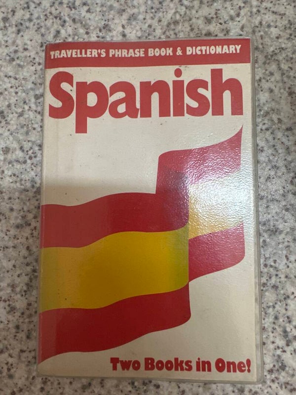 Spanish Traveller Phrases and Dictionary - Books