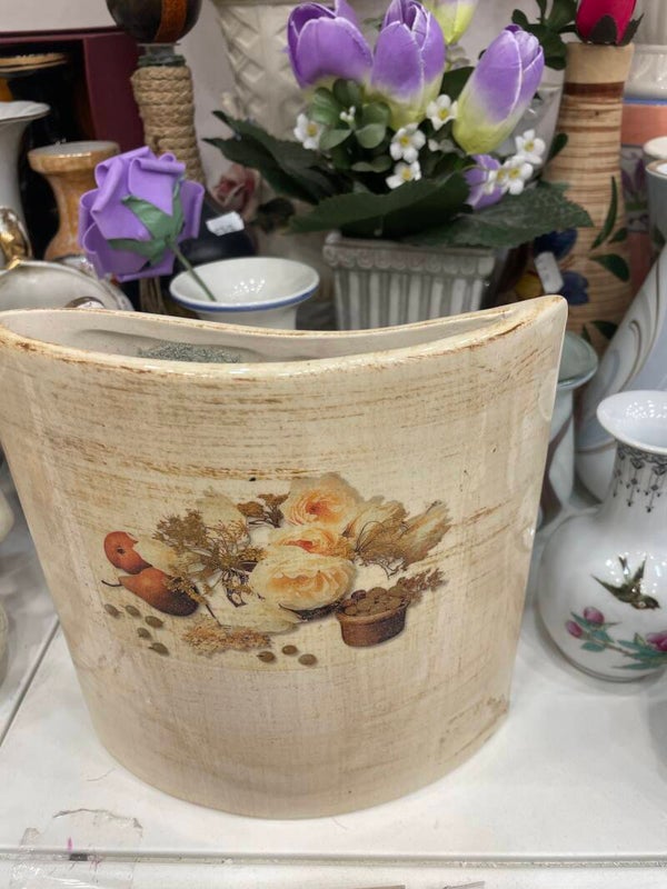 Ceramic vase- Vase***
