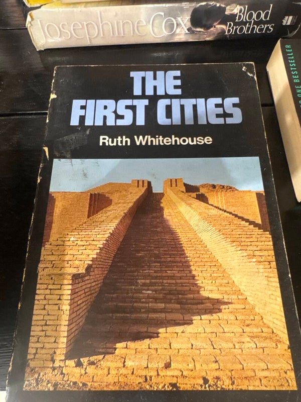 The First Cities - Ruth Whitehouse - Books**