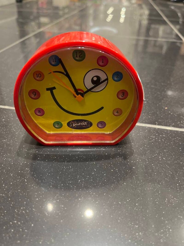 Table clock- supplies ***