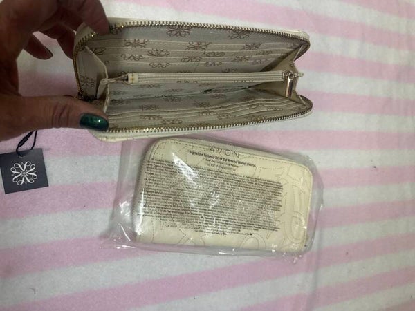 Avon women wallet- Accessories ***