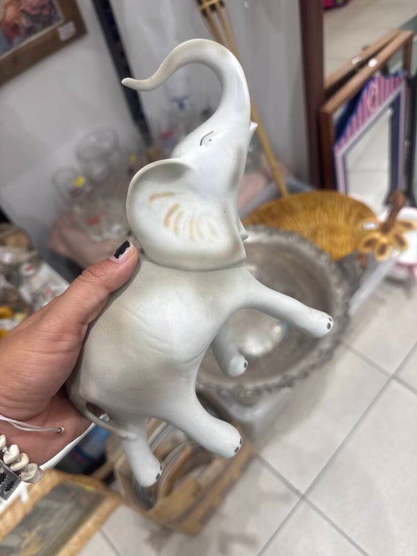 Elephant Figurines-Decor***