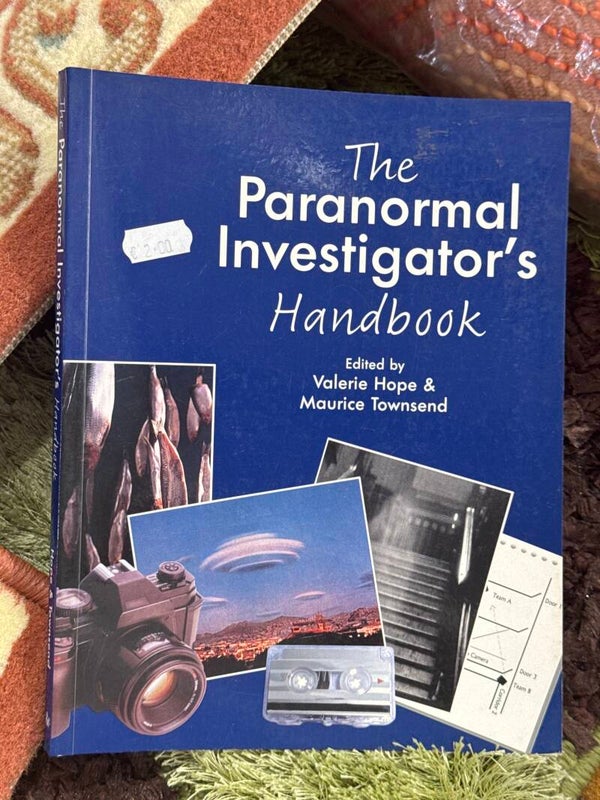 The Paranormal Investigators handbook - books*