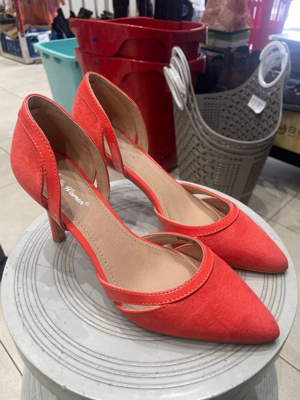 Women Scandal- Size 39 ****