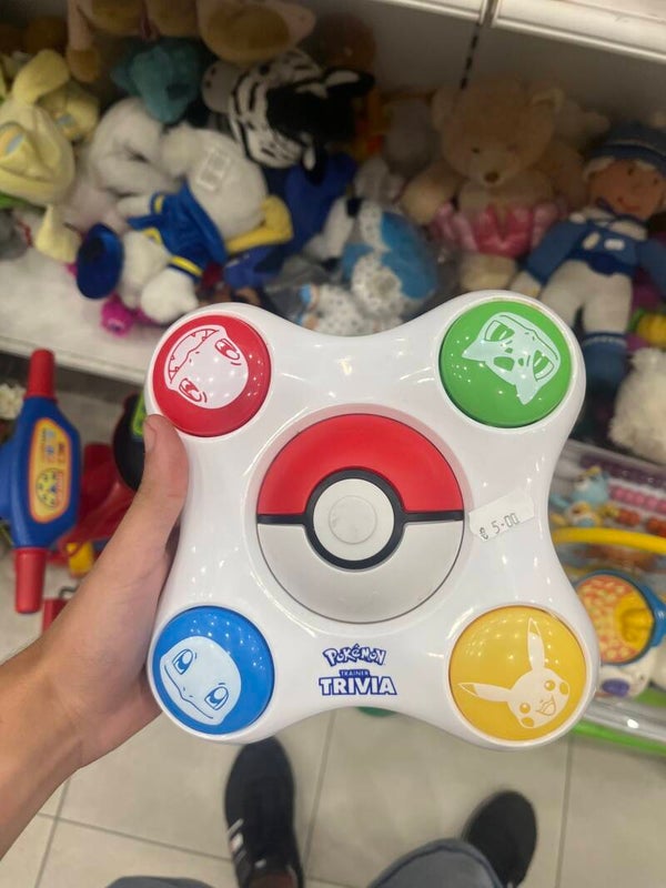 Pokémon Trainer Triva - Toys