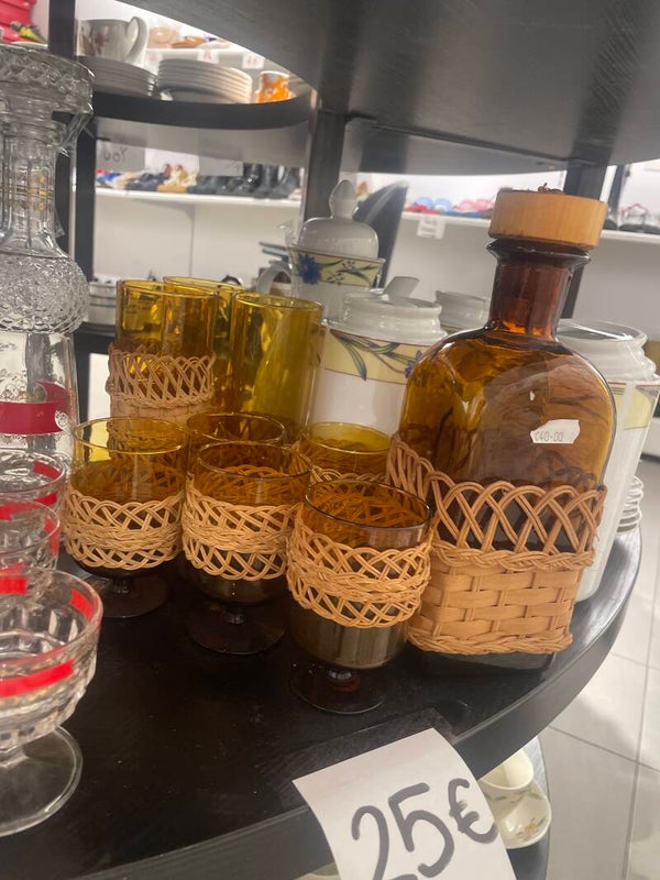 This amber glass decanter set - Supplies*