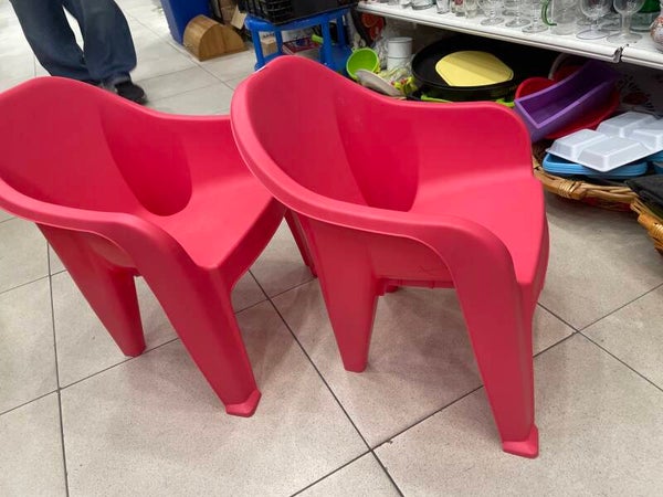 Pink plastic children armchairs- Babies ***