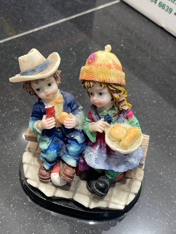 Young Boy & Girl - Figurines