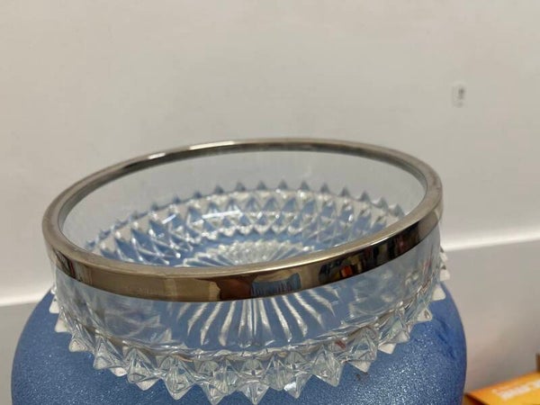 Glass serving bowl- Supplies ***