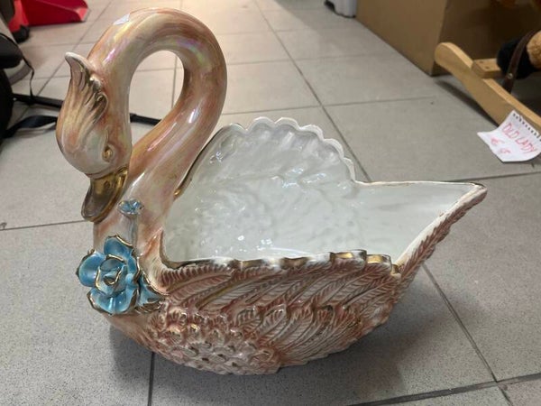 Porcelain Swan Planter - Figurines