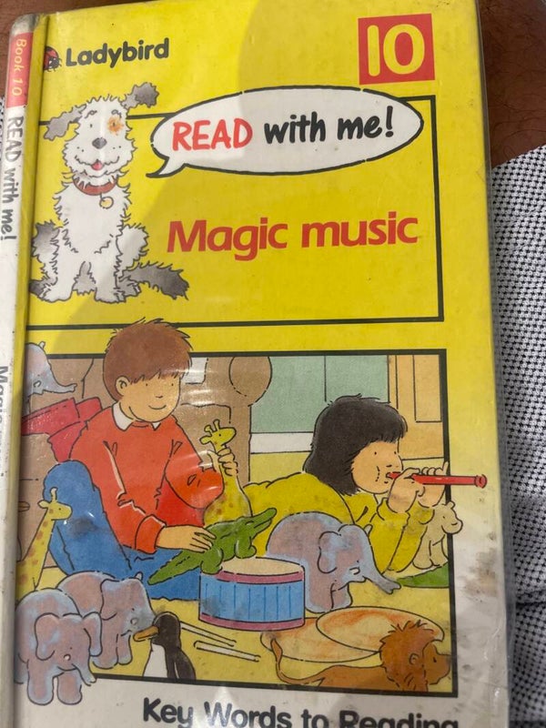 Magic Music - Books*