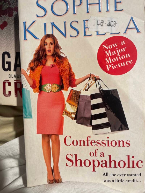 Confessions of a shopaholic - books*