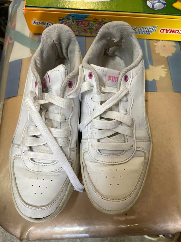 Women Puma Shoes - Size 35