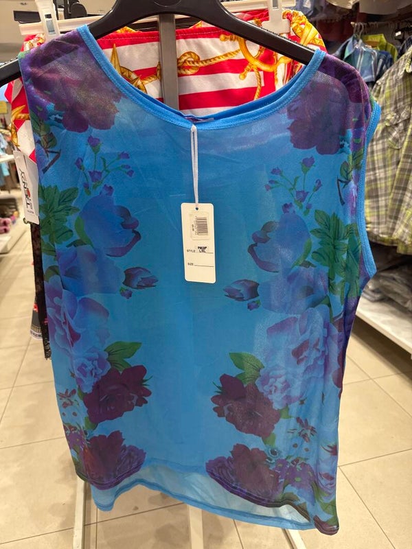 Women Brand New Sleeveless T-shirt-Size:L/XL*