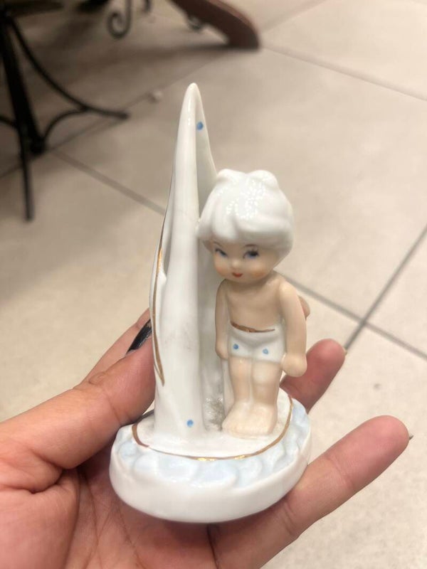 Vintage Ceramic Figurine-Decor***