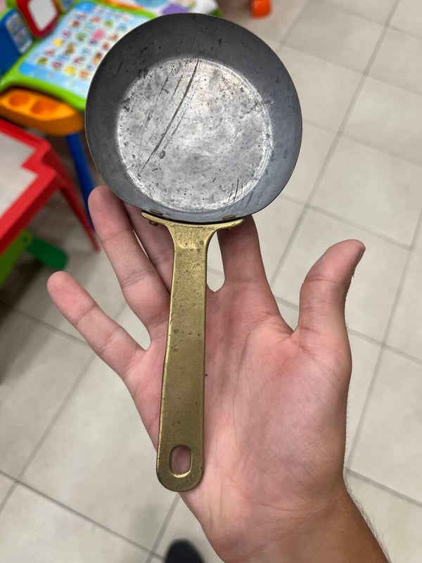 vintage metal pan - Brass*