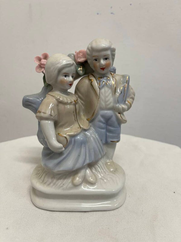 Porcelain Figurine - Figurines**