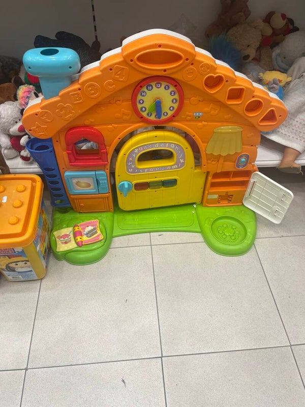 Winfun Peek-a-Boo Fun House - Toys*