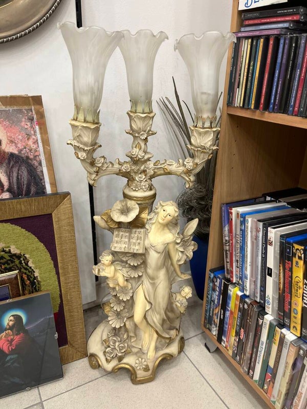 Vintage figural Lamp -Decor ***
