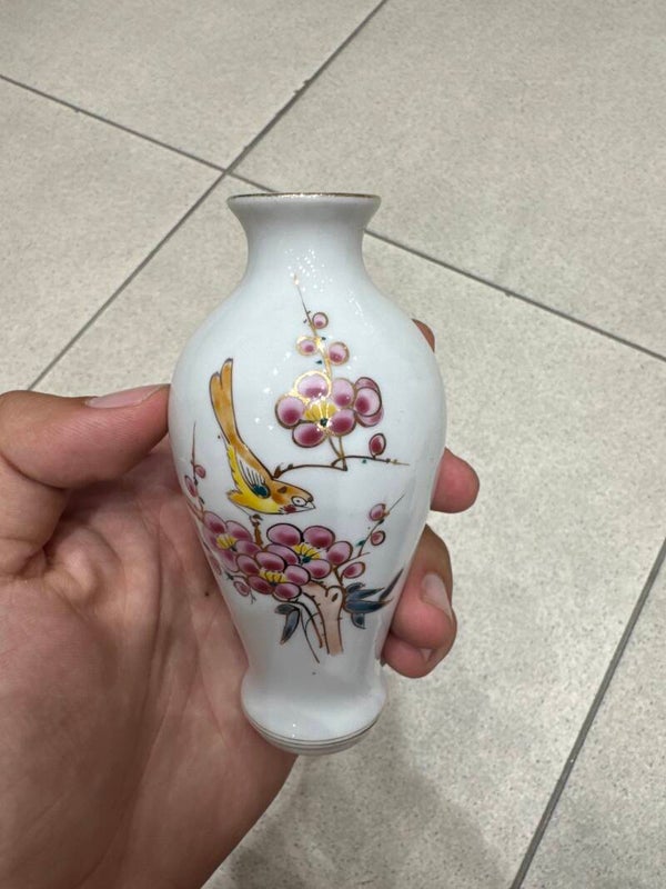 Vinatge Chinese Vase - Decor*