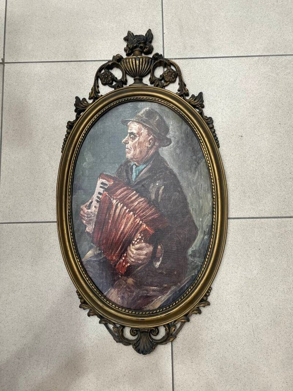 Vintage frame painting depicts man- Frame ***