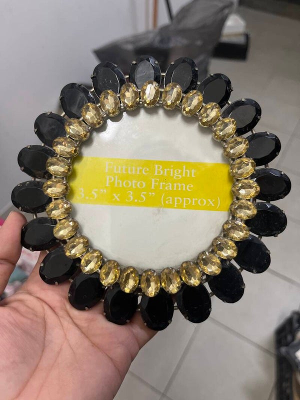 Circlar Photo Frame - Frames