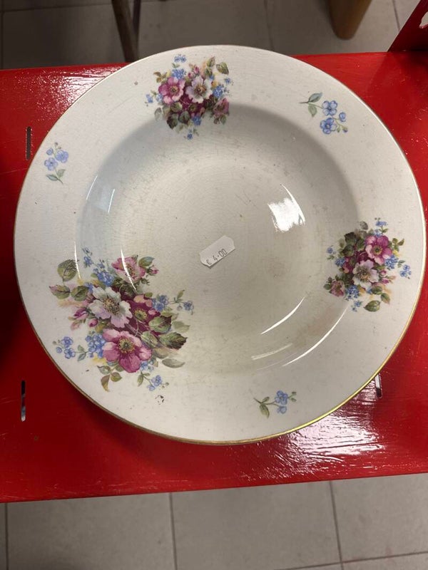 White ceramic soup or shallow bowl with floral decal pattern  - vintage ***