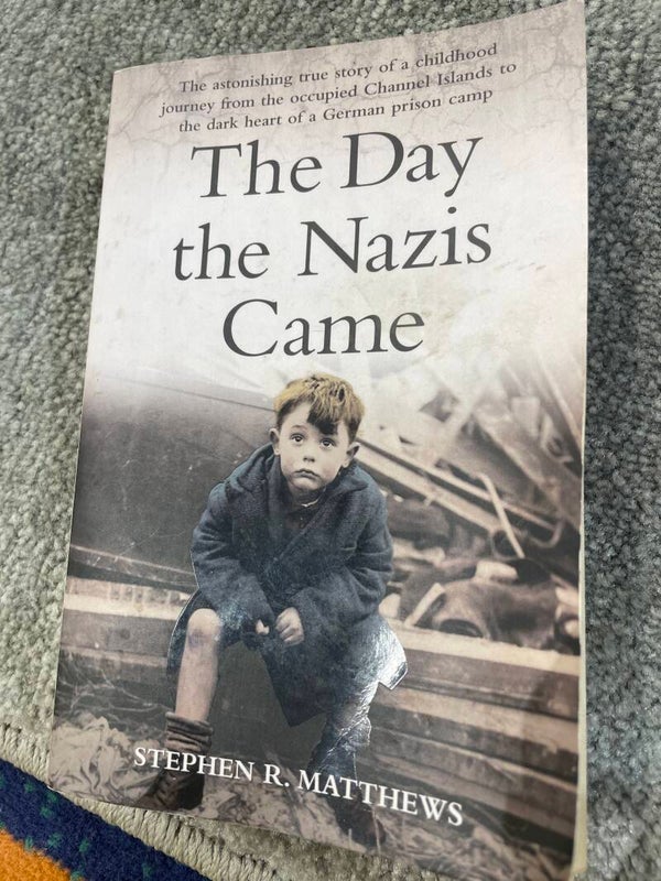 The Day The Nazis came - books*