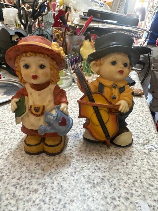 ‘Little fidller’ made by goebel 2€ each*