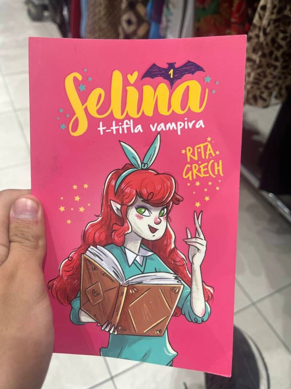 Selina T-Tifla Vampira - Books*