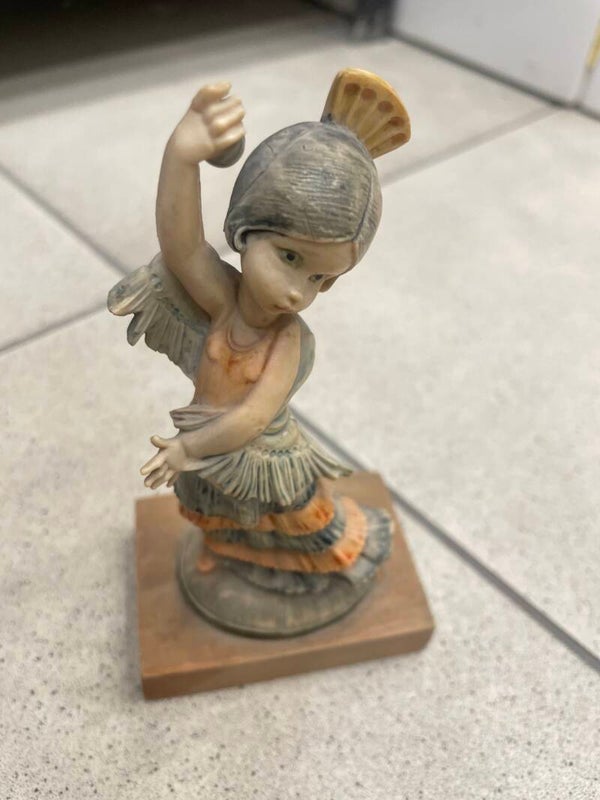 Flamenco Girl - Figurines
