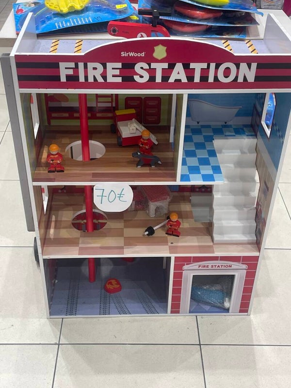 Wooden fire station set - toys*