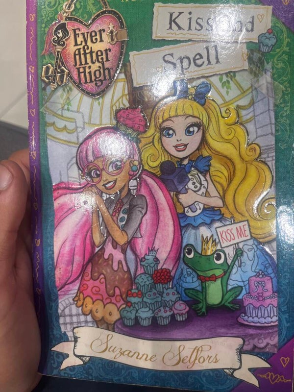 Ever After High - Kiss and Spell - books*