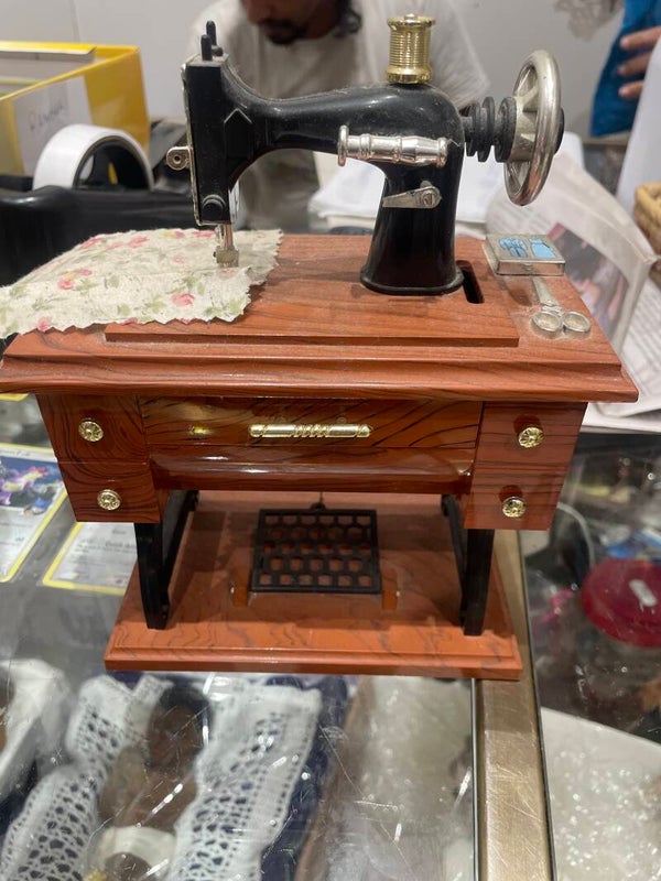 Music Classic Sewing Machine - Toys