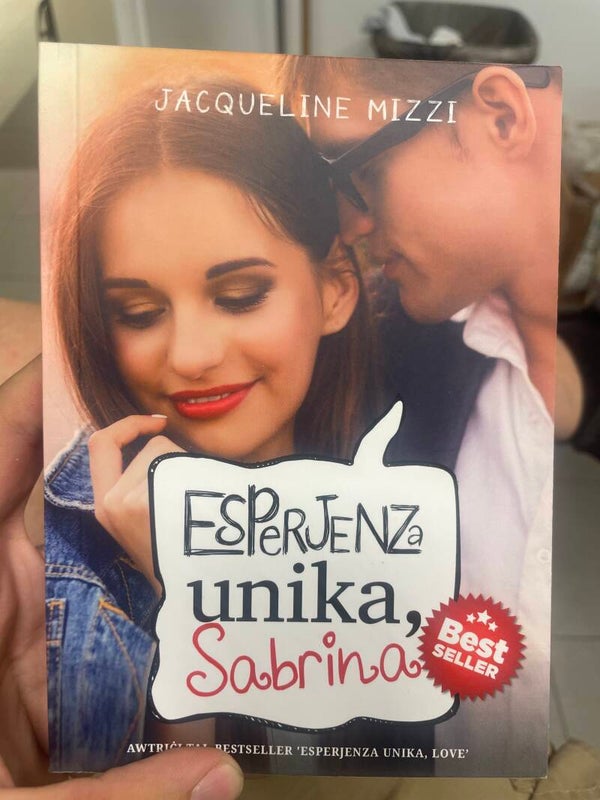 Esperjenza Unika, Sabrina - Books*