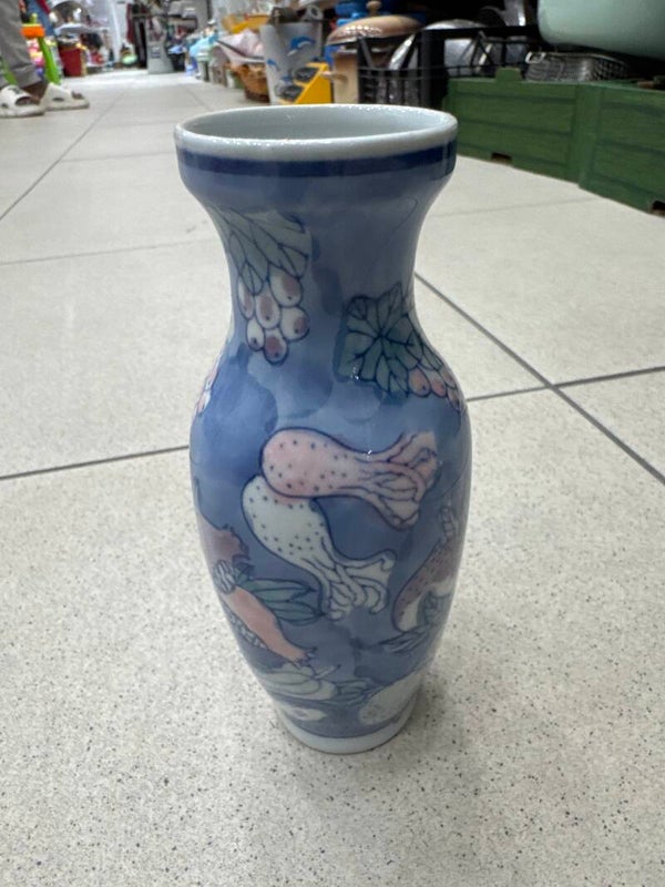 Porcelain Chinese vase-Decor***