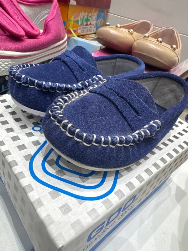 Boys Shoes - Size 19