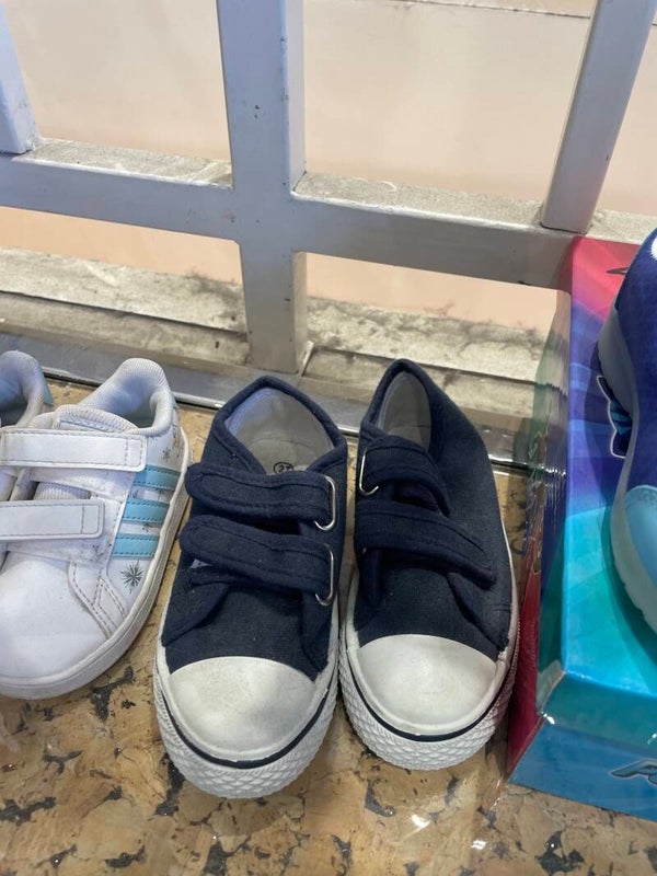 Boys Shoes - Size 27