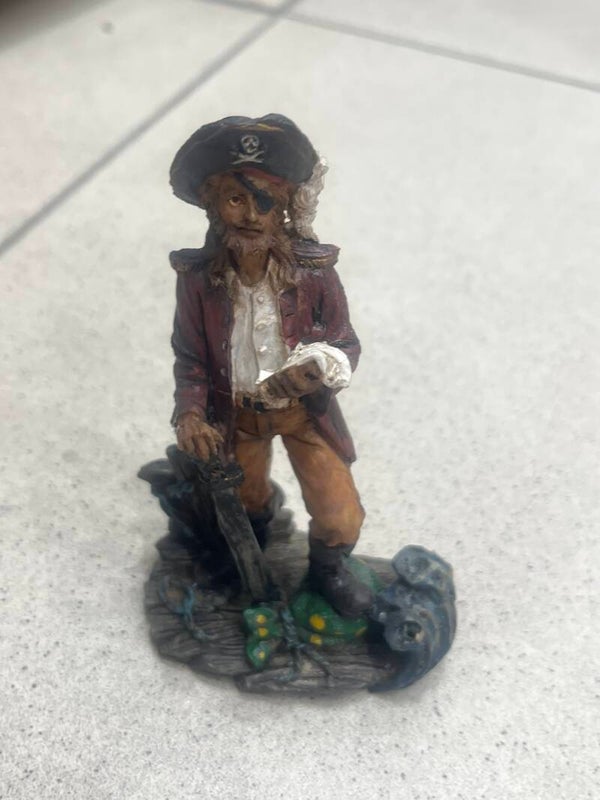 Vintage Pirate Figurine - Figurines*