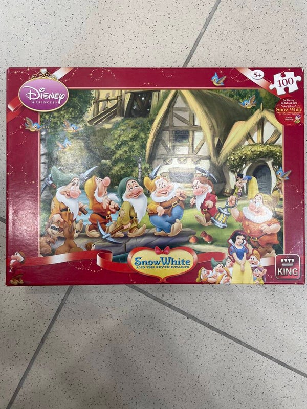 Disney Snow White Puzzle - Toys